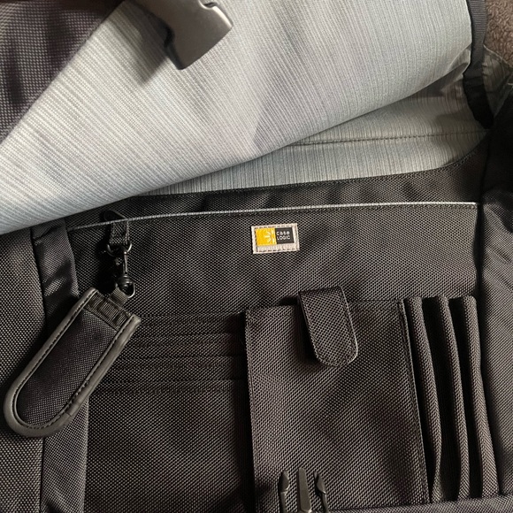 NWOT Case logic laptop bag . 10/10 - Picture 3 of 4